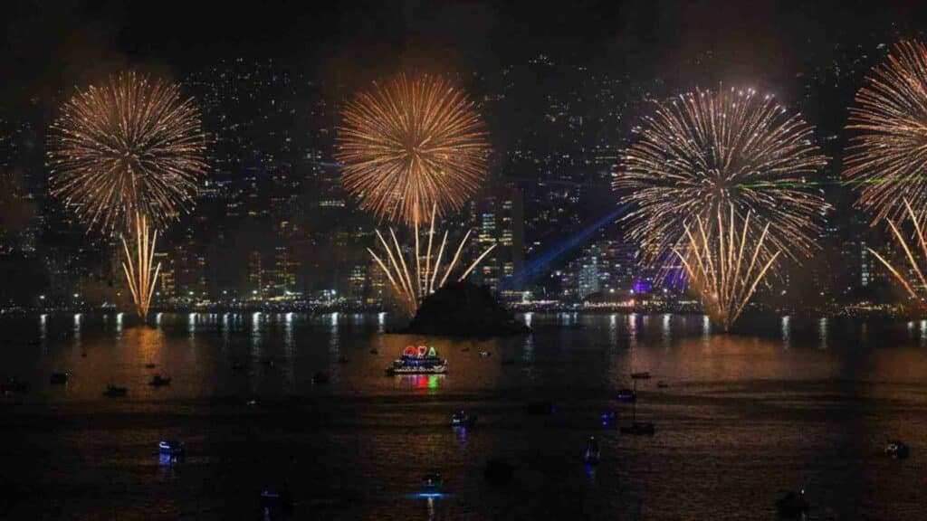 pirotecnia-acapulco Destinos para celebrar año nuevo
